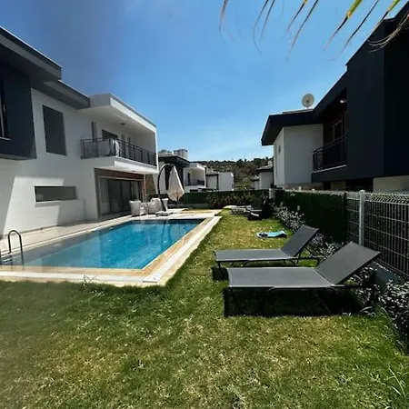 Villa Private Pool For Daily Rent In