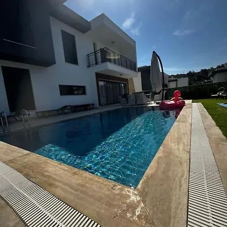 Private Pool For Daily Rent In Villa *